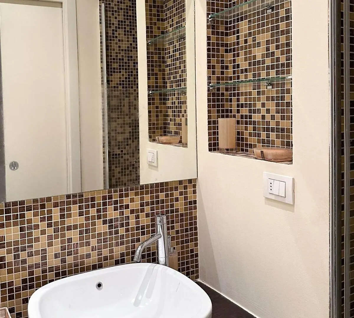 Oasis Of Design And Comfort With Terrace Mediolan